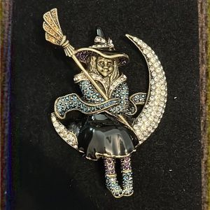 Heidi Daus “To the Moon” pin